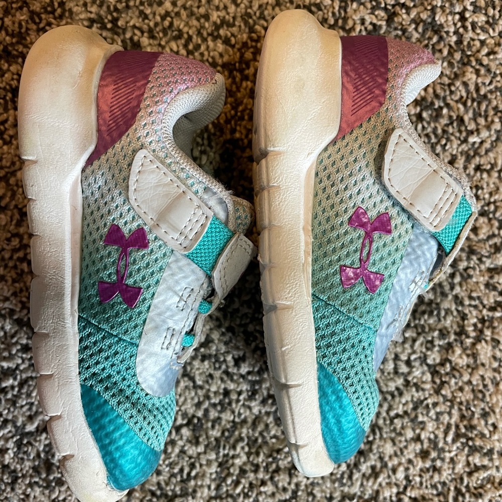 Under Armour Toddler girl tennis shoe 6K
